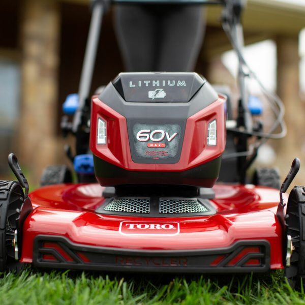 Toro 60V MAX* 22 in. (56 cm) Recycler® Personal Pace Auto-Drive™ (21467)