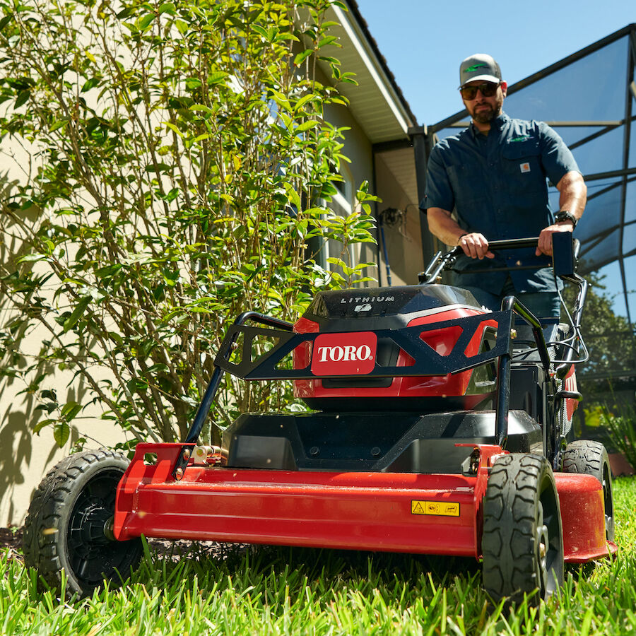 Toro 60V MAX* Revolution® 30 in. (76 cm) TurfMaster® Lawn Mower - (3) 10.0Ah Batteries Included (22232)