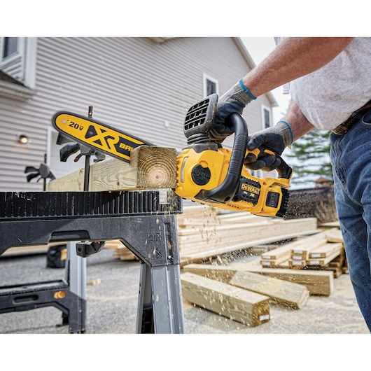 DEWALT 20V MAX* XR® Compact 12 in Cordless Chainsaw (Tool Only)