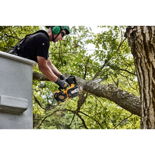 DEWALT 60V MAX* 14 In. Top Handle Chainsaw Kit