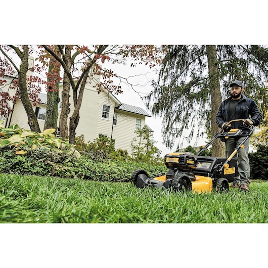 DEWALT 2X20V MAX* 21-1/2 in. Brushless Cordless Push Mower