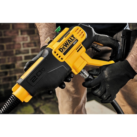 DEWALT 20V MAX* 550 psi Cordless Power Cleaner Kit