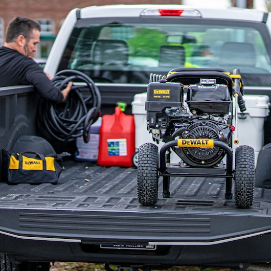 DEWALT Cold Water Gas Pressure Washer Powered by Honda® with AAA Triplex Pump (4400 PSI at 4.0 GPM)