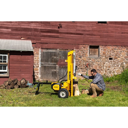 DEWALT 60V MAX* 20 Ton Log Splitter