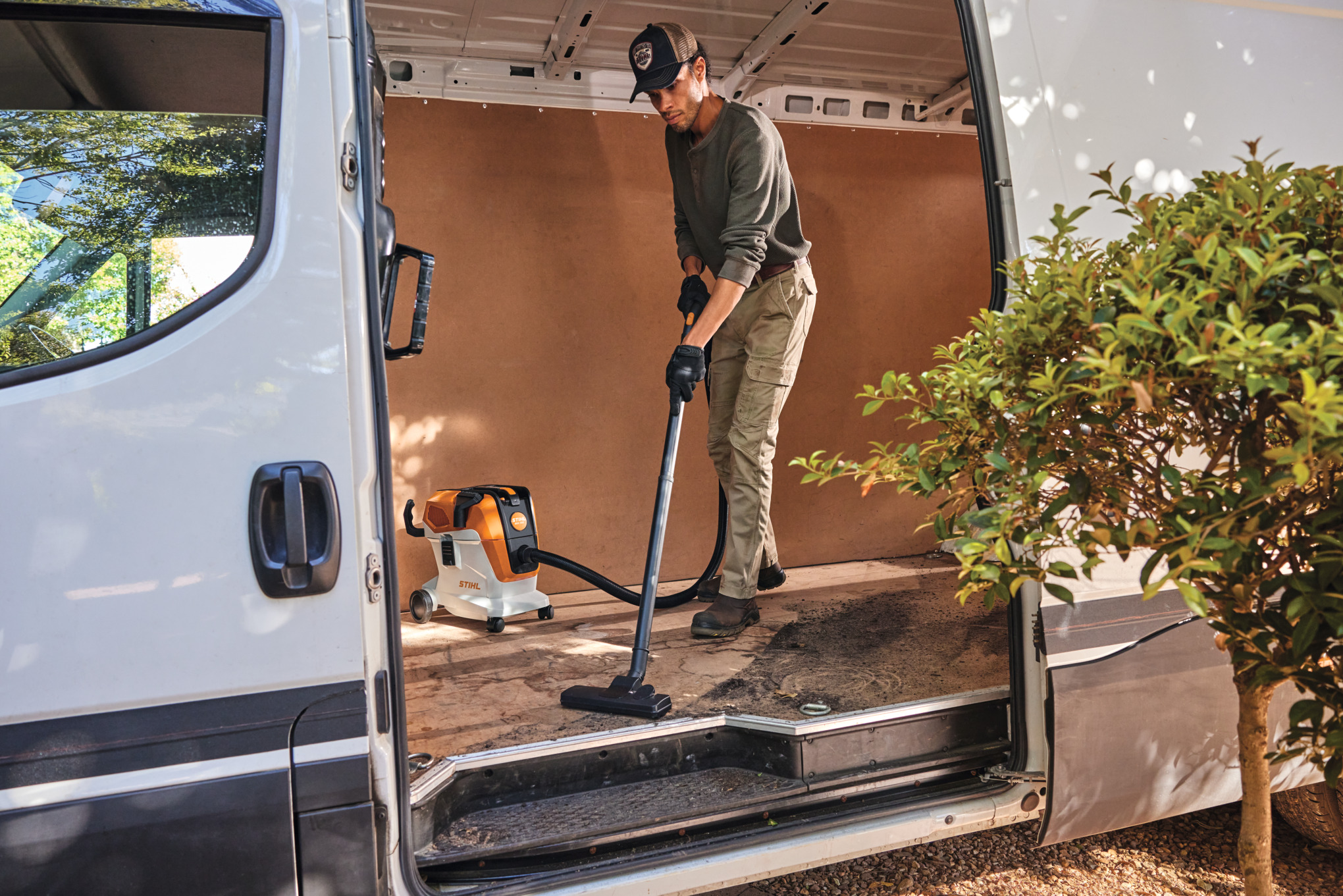 STIHL SEA 100 Battery Powered Wet/Dry Vacuum