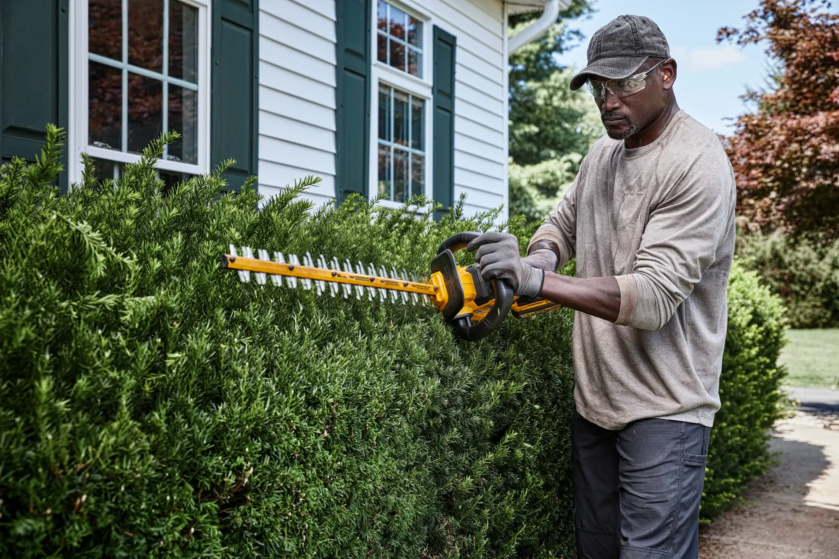 DEWALT® 60V MAX* 26-in. Brushless Cordless Hedge Trimmer (Tool Only)