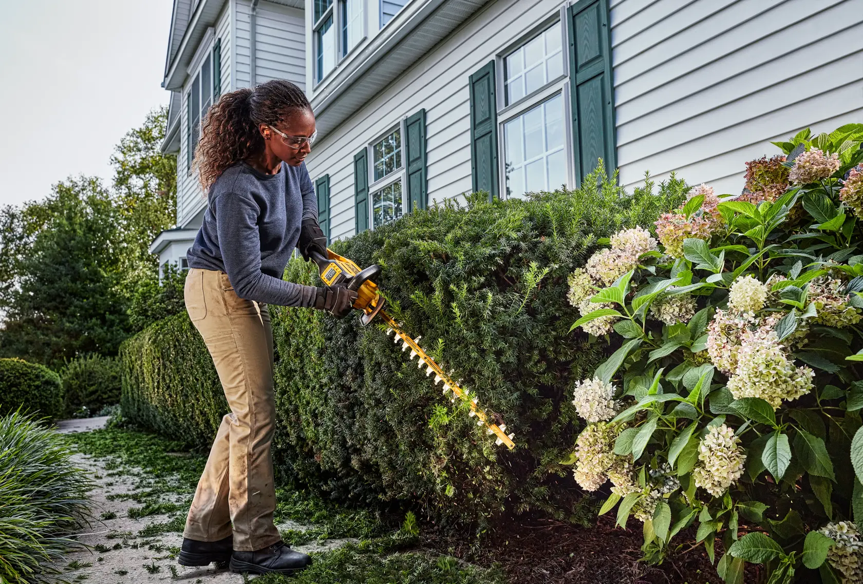 DEWALT® 60V MAX* 26-in. Brushless Cordless Hedge Trimmer (Tool Only)
