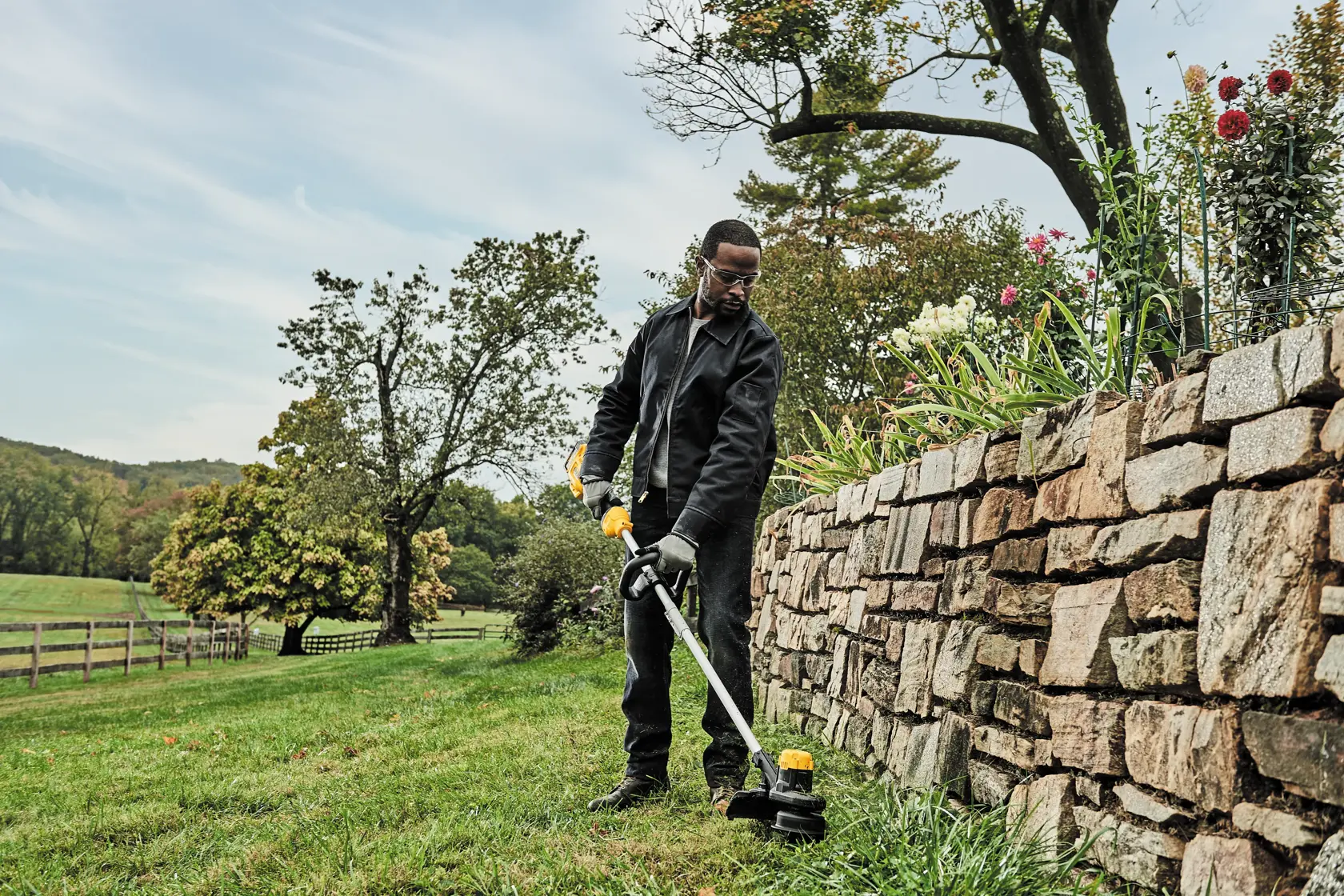 DEWALT® 20V MAX* 13-in. Cordless String Trimmer (Tool Only)