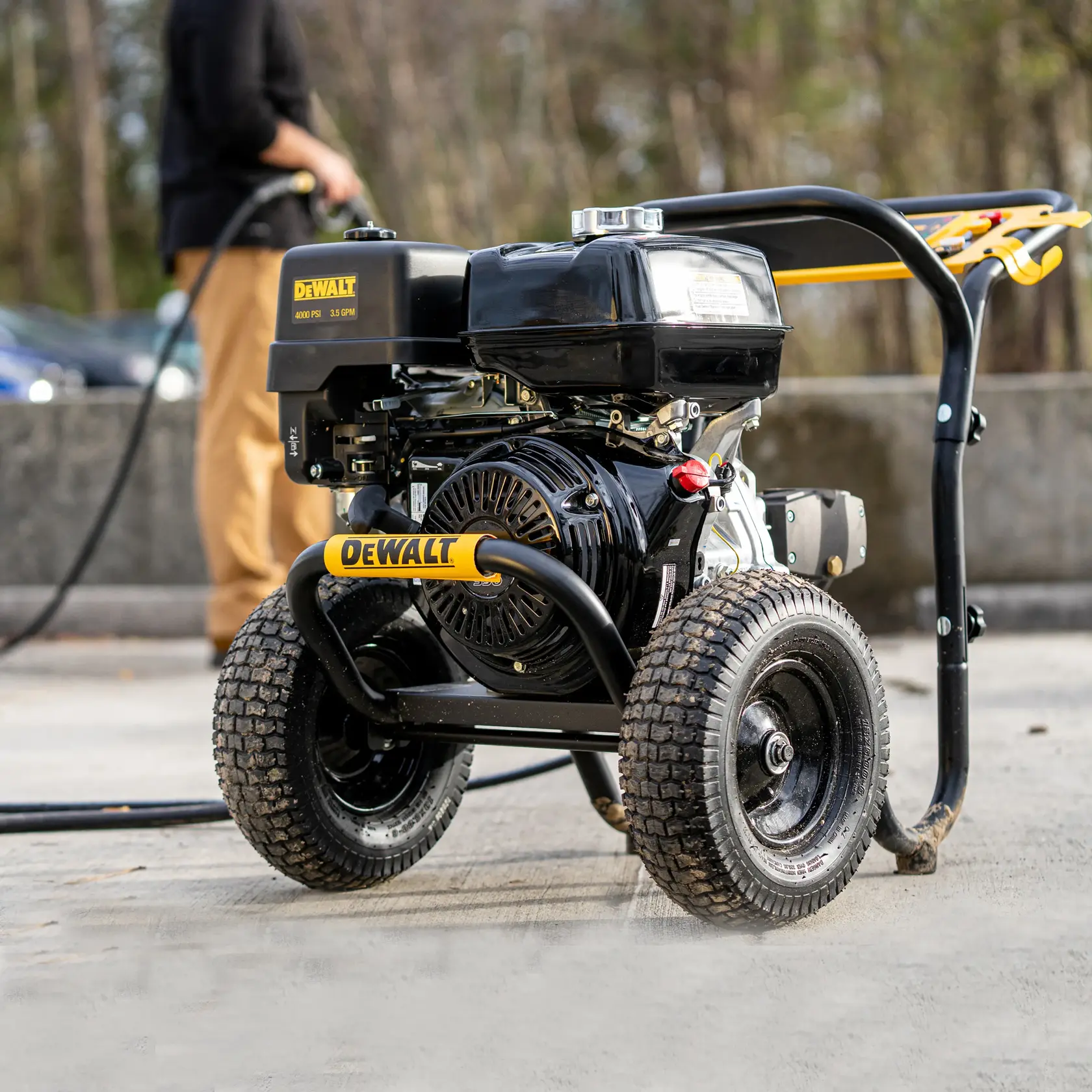 DEWALT® 4000 PSI 3.5 GPM Gas Pressure Washer with Honda® Engine and Triplex Pump